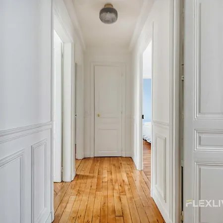 Flexliving - Bedroom - Vincent Auriol Holiday home Paris